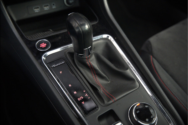 Seat Ateca 2.0 EcoTSI FR 4DRIVE | Panoramadak | Stoelverwarming | Keyless | 360 Camera | Standkachel | Navigatie | Apple Carplay | Trekhaak | Elektrische Stoel | Adaptive Cruise Control | Seat Sound | Adaptief Onderstel | D