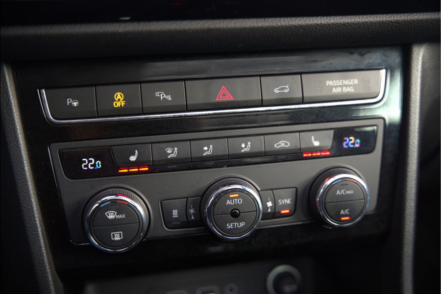 Seat Ateca 2.0 EcoTSI FR 4DRIVE | Panoramadak | Stoelverwarming | Keyless | 360 Camera | Standkachel | Navigatie | Apple Carplay | Trekhaak | Elektrische Stoel | Adaptive Cruise Control | Seat Sound | Adaptief Onderstel | D