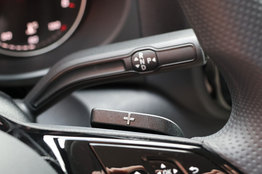 Mercedes-Benz Vito 116 CDI L2 | Multibeam LED | CarPlay | Camera | Dodehoek | MF Stuur | DAB | 3-Zitter | Lederen bekleding