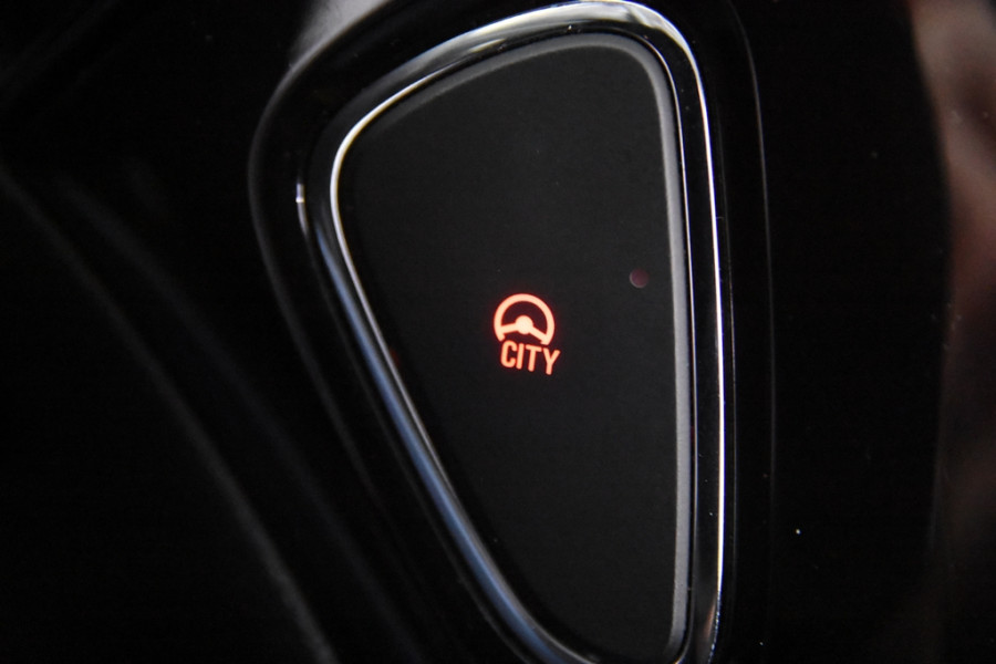 Opel Corsa 1.4 Black Edition OPC-Line *1ste Eigenaar*Navigatie*Carplay*