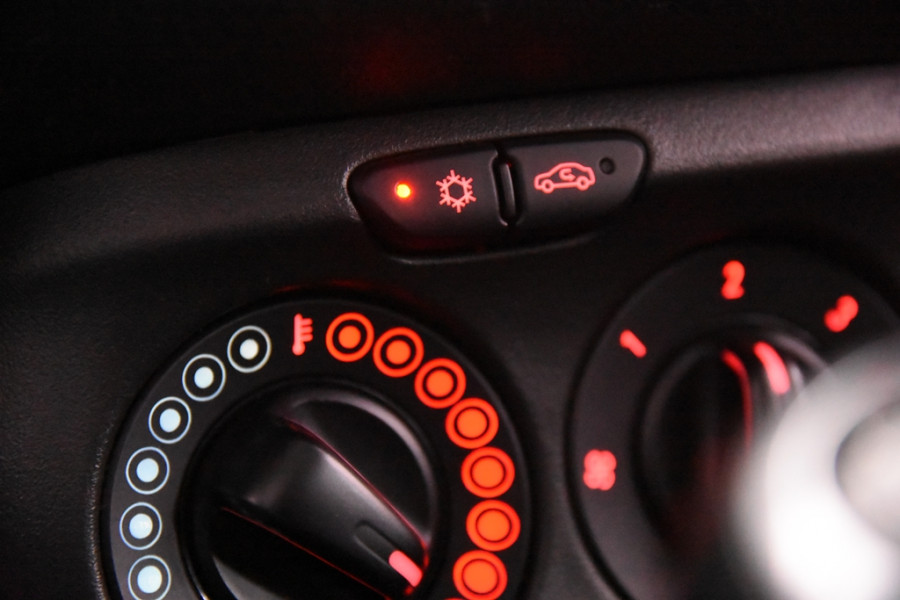 Opel Corsa 1.4 Black Edition OPC-Line *1ste Eigenaar*Navigatie*Carplay*