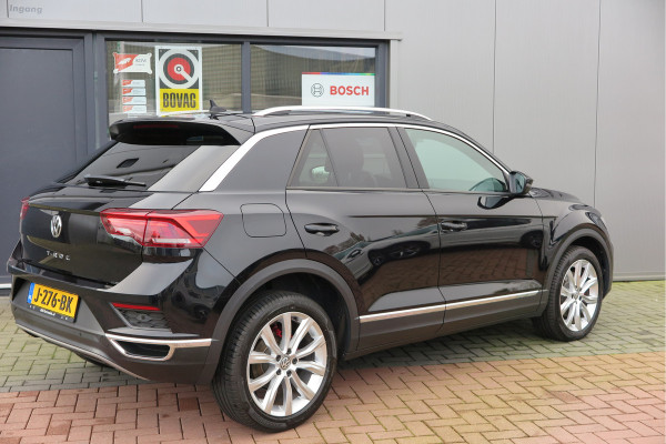 Volkswagen T-Roc 1.5 TSI 150pk DSGSport Camera , Virtual Cockpit , Navi , Led , Carplay, DAB+ ,PDC, LMV, Electr. bedienbare achterklep, Schakelflippers aan stuurwiel etc..