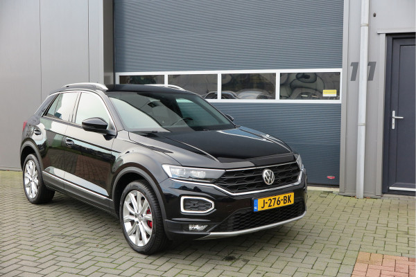 Volkswagen T-Roc 1.5 TSI 150pk DSGSport Camera , Virtual Cockpit , Navi , Led , Carplay, DAB+ ,PDC, LMV, Electr. bedienbare achterklep, Schakelflippers aan stuurwiel etc..