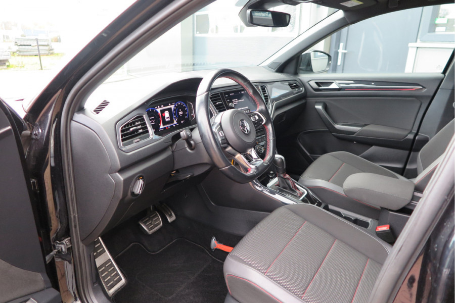 Volkswagen T-Roc 1.5 TSI 150pk DSGSport Camera , Virtual Cockpit , Navi , Led , Carplay, DAB+ ,PDC, LMV, Electr. bedienbare achterklep, Schakelflippers aan stuurwiel etc..