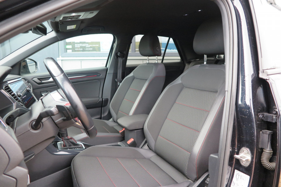 Volkswagen T-Roc 1.5 TSI 150pk DSGSport Camera , Virtual Cockpit , Navi , Led , Carplay, DAB+ ,PDC, LMV, Electr. bedienbare achterklep, Schakelflippers aan stuurwiel etc..