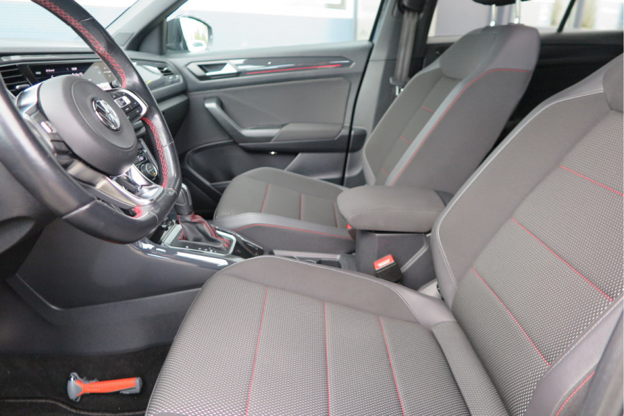 Volkswagen T-Roc 1.5 TSI 150pk DSGSport Camera , Virtual Cockpit , Navi , Led , Carplay, DAB+ ,PDC, LMV, Electr. bedienbare achterklep, Schakelflippers aan stuurwiel etc..