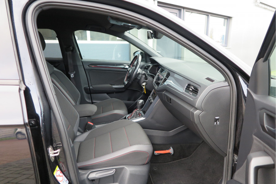 Volkswagen T-Roc 1.5 TSI 150pk DSGSport Camera , Virtual Cockpit , Navi , Led , Carplay, DAB+ ,PDC, LMV, Electr. bedienbare achterklep, Schakelflippers aan stuurwiel etc..