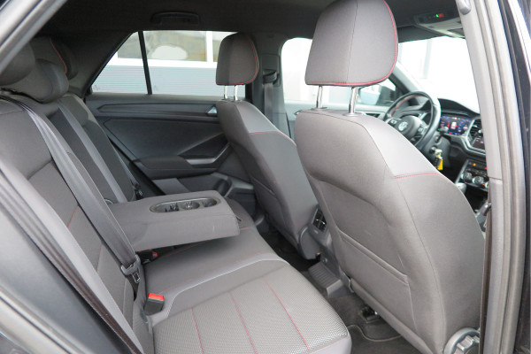 Volkswagen T-Roc 1.5 TSI 150pk DSGSport Camera , Virtual Cockpit , Navi , Led , Carplay, DAB+ ,PDC, LMV, Electr. bedienbare achterklep, Schakelflippers aan stuurwiel etc..