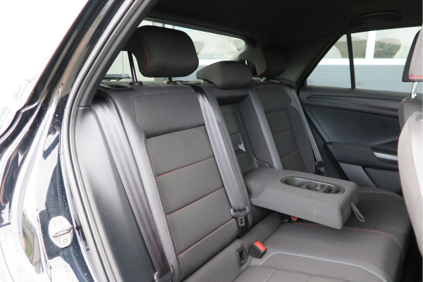 Volkswagen T-Roc 1.5 TSI 150pk DSGSport Camera , Virtual Cockpit , Navi , Led , Carplay, DAB+ ,PDC, LMV, Electr. bedienbare achterklep, Schakelflippers aan stuurwiel etc..