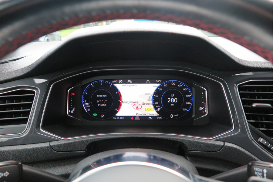 Volkswagen T-Roc 1.5 TSI 150pk DSGSport Camera , Virtual Cockpit , Navi , Led , Carplay, DAB+ ,PDC, LMV, Electr. bedienbare achterklep, Schakelflippers aan stuurwiel etc..