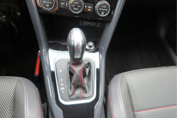 Volkswagen T-Roc 1.5 TSI 150pk DSGSport Camera , Virtual Cockpit , Navi , Led , Carplay, DAB+ ,PDC, LMV, Electr. bedienbare achterklep, Schakelflippers aan stuurwiel etc..