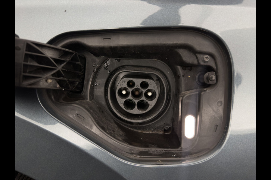 Škoda Octavia Combi 1.4 TSI iV PHEV Business Edition ( Plug-In ) (INCL-BTW) *FULL-LED | DIGI-COCKPIT | NAVI-FULLMAP | SPORT-SEATS | KEYLESS | ECC | PDC | CARPLAY | SHIFT-PADDLES | CRUISE | 18''ALU*