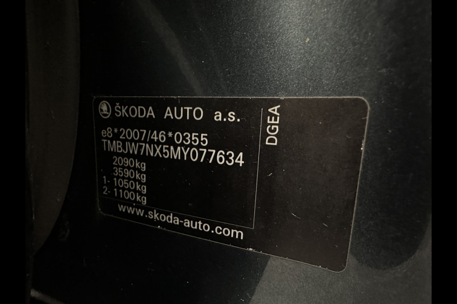 Škoda Octavia Combi 1.4 TSI iV PHEV Business Edition ( Plug-In ) (INCL-BTW) *FULL-LED | DIGI-COCKPIT | NAVI-FULLMAP | SPORT-SEATS | KEYLESS | ECC | PDC | CARPLAY | SHIFT-PADDLES | CRUISE | 18''ALU*