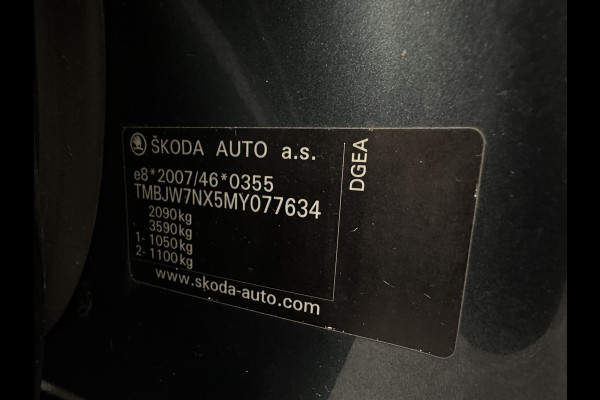 Škoda Octavia Combi 1.4 TSI iV PHEV Business Edition ( Plug-In ) (INCL-BTW) *FULL-LED | DIGI-COCKPIT | NAVI-FULLMAP | SPORT-SEATS | KEYLESS | ECC | PDC | CARPLAY | SHIFT-PADDLES | CRUISE | 18''ALU*