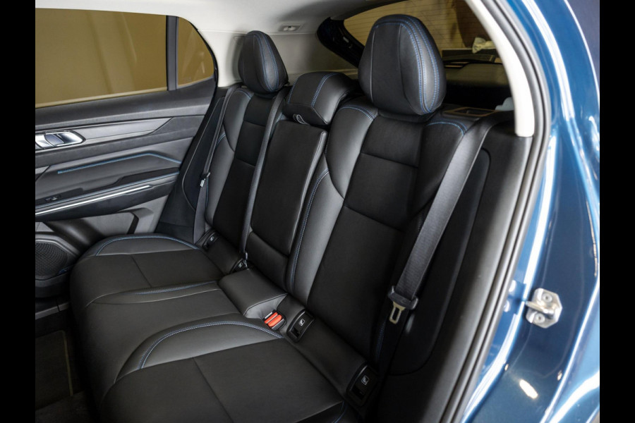 Lynk & Co 01 1.5 / 261pk / Leder / Blackstyle