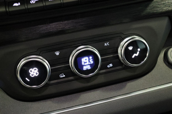 Renault Trafic 2.0 170 PK L2H1 DC | Dubbel Cabine | Navigatie | Blind Spot | Camera | CarPlay | Trekhaak | Stoelverwarming | Virtual Cockpit | 5-Zitter | Dubbel cabine