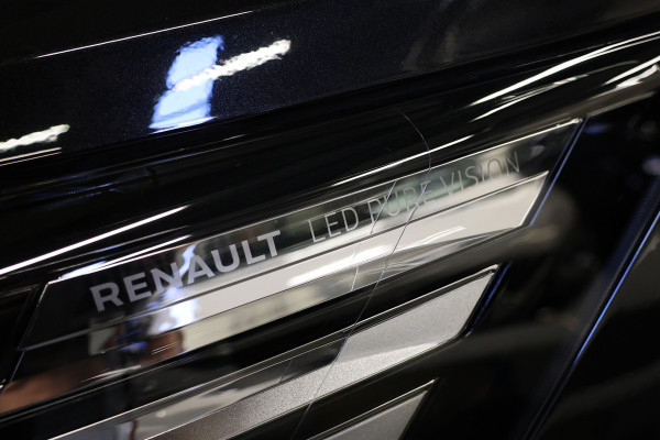 Renault Trafic 2.0 170 PK L2H1 DC | Dubbel Cabine | Navigatie | Blind Spot | Camera | CarPlay | Trekhaak | Stoelverwarming | Virtual Cockpit | 5-Zitter | Dubbel cabine