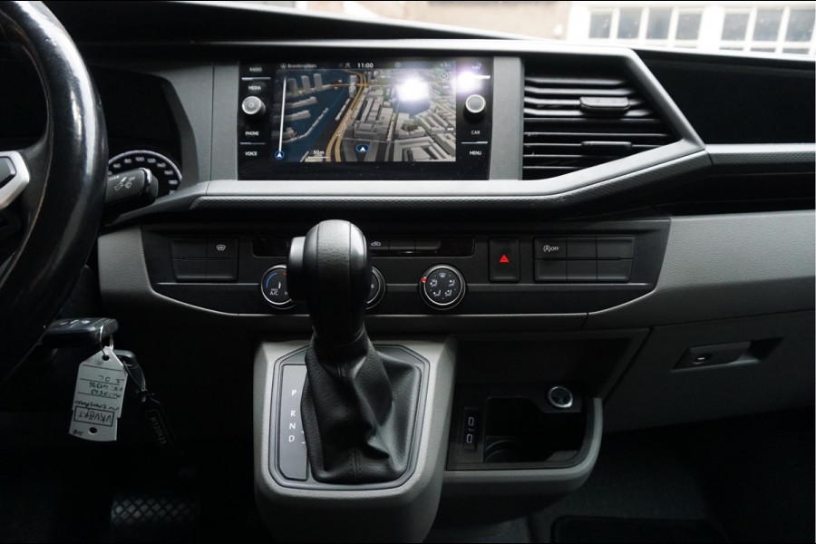 Volkswagen Transporter 2.0 TDI L2H1 30 DC | Aut7 | Eur6 | NAVI | Apple Carplay | Trekhaak | Airco | Cruise | Dubbele cabine