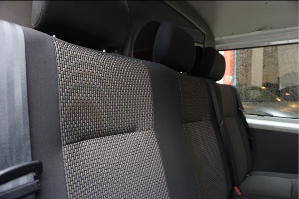 Volkswagen Transporter 2.0 TDI L2H1 30 DC | Aut7 | Eur6 | NAVI | Apple Carplay | Trekhaak | Airco | Cruise | Dubbele cabine
