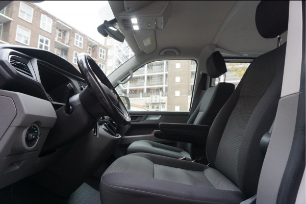 Volkswagen Transporter 2.0 TDI L2H1 30 DC | Aut7 | Eur6 | NAVI | Apple Carplay | Trekhaak | Airco | Cruise | Dubbele cabine