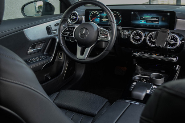Mercedes-Benz A-Klasse A250 1.3 Progressive PHEV / Standkachel/ Adaptive Cruise Control/ Virtual Cockpit/ Panoramadak/ 193kW (263PK)