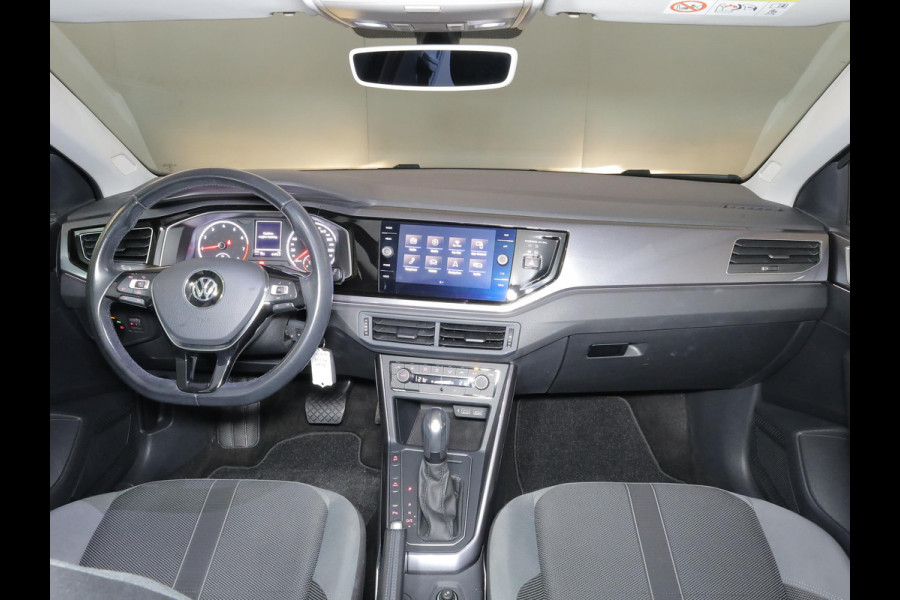 Volkswagen Polo 1.0 TSI Highline 95pk DSG| LM-velgen| Navi| extra getint glas| Parksensors