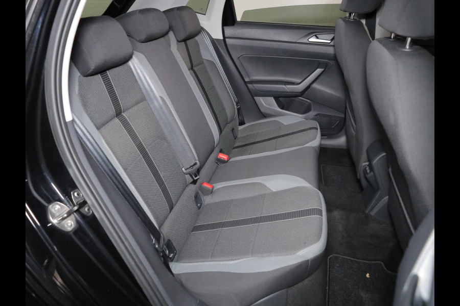 Volkswagen Polo 1.0 TSI Highline 95pk DSG| LM-velgen| Navi| extra getint glas| Parksensors