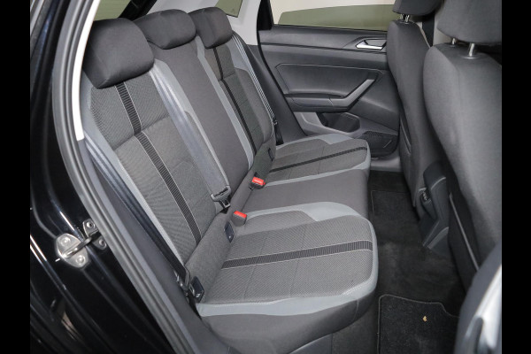 Volkswagen Polo 1.0 TSI Highline 95pk DSG| LM-velgen| Navi| extra getint glas| Parksensors