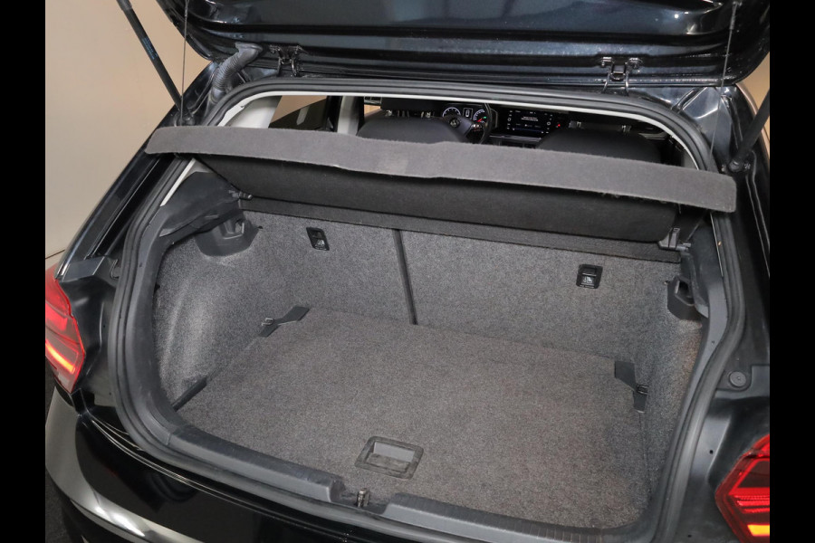 Volkswagen Polo 1.0 TSI Highline 95pk DSG| LM-velgen| Navi| extra getint glas| Parksensors