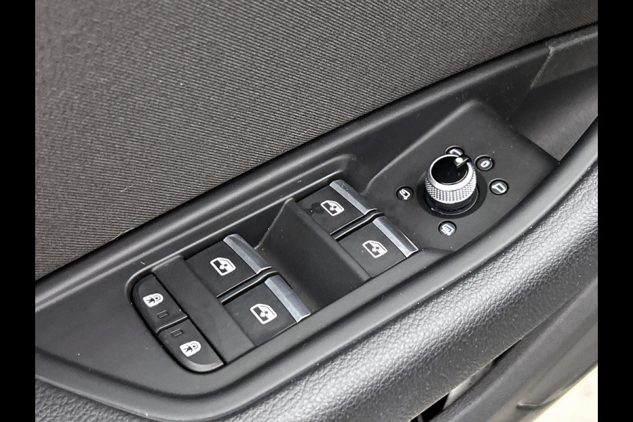 Audi A4 Avant 40 TFSI S-line edition Competition(Goed OnderH, Panorama, Navi, Carplay, StoelV, Camera, Etc)