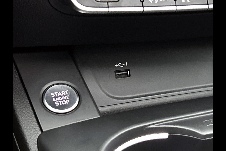 Audi A4 Avant 40 TFSI S-line edition Competition(Goed OnderH, Panorama, Navi, Carplay, StoelV, Camera, Etc)