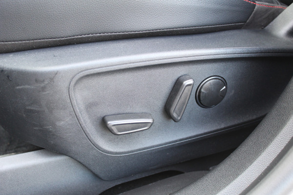 Ford Kuga 2.5 PHEV ST-Line X | Panoramadak | Head-up | B&O | BLIS | Navigatie