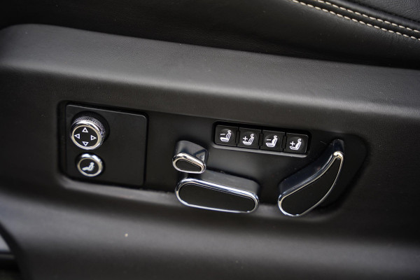 Bentley Bentayga 3.0 V6 Hybrid | Touring Pack | 22" | NL-Auto | Blackline