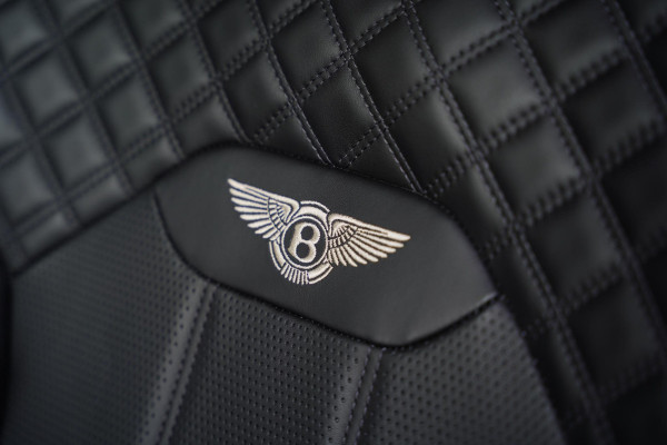 Bentley Bentayga 3.0 V6 Hybrid | Touring Pack | 22" | NL-Auto | Blackline
