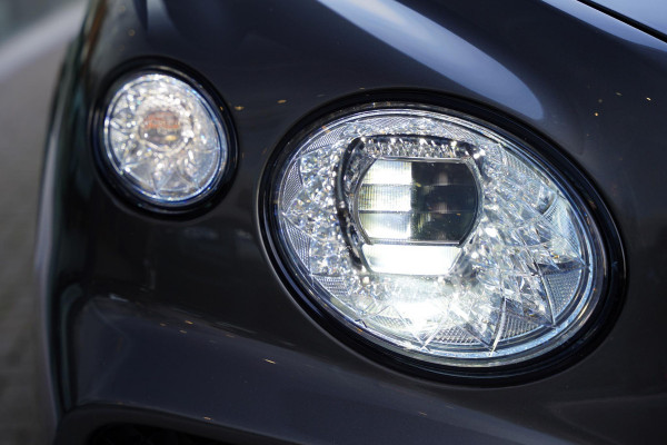 Bentley Bentayga 3.0 V6 Hybrid | Touring Pack | 22" | NL-Auto | Blackline