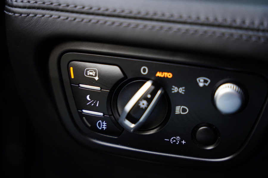 Bentley Bentayga 3.0 V6 Hybrid | Touring Pack | 22" | NL-Auto | Blackline