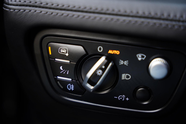 Bentley Bentayga 3.0 V6 Hybrid | Touring Pack | 22" | NL-Auto | Blackline