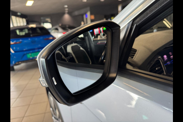 Volkswagen T-Roc 1.5 TSI Sport 2X R Line DSG Pano Camera Led Navi