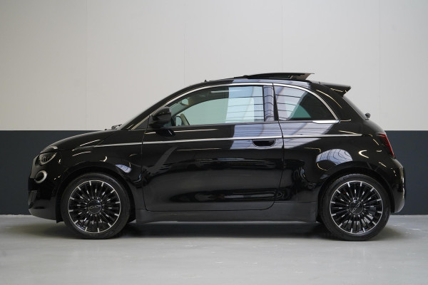Fiat 500 La Prima 42 kWh | SoH 97% | Schuif/kanteldak | Navigatie | Leder | Apple Carplay