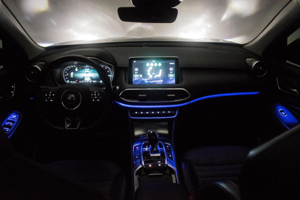 MG EHS 1.5 TGDI Luxury SOH 92% [ Panoramadak 360 Camera ACC Sfeer Keyless Blindspot Carplay ]