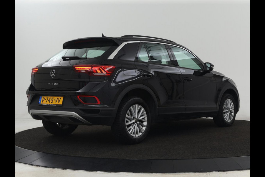 Volkswagen T-Roc 1.5 TSI Life Business | Stoelverwarming | Camera | Virtual Cockpit | Carplay | Full LED | Adaptive cruise | Navigatie | Park Assist | Climate control | DAB | Bluetooth