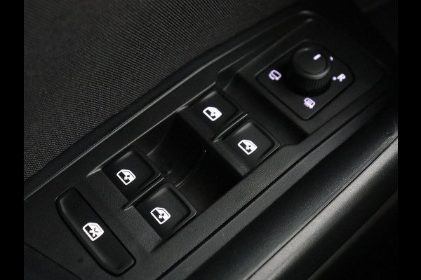 Volkswagen T-Roc 1.5 TSI Life Business | Stoelverwarming | Camera | Virtual Cockpit | Carplay | Full LED | Adaptive cruise | Navigatie | Park Assist | Climate control | DAB | Bluetooth