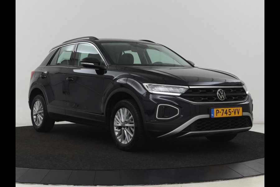 Volkswagen T-Roc 1.5 TSI Life Business | Stoelverwarming | Camera | Virtual Cockpit | Carplay | Full LED | Adaptive cruise | Navigatie | Park Assist | Climate control | DAB | Bluetooth