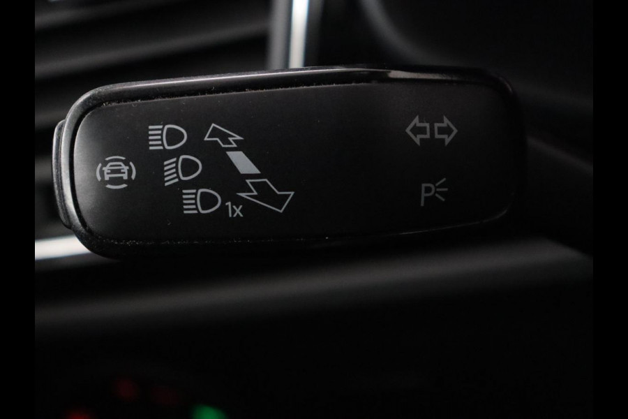 Seat Leon 1.5 TSI FR Ultimate Edition | Stoelverwarming | Carplay | Beats Pack | Adaptive cruise | Sfeerverlichting | Navigatie | Keyless | Virtual Cockpit | Climate control | Sportstoelen