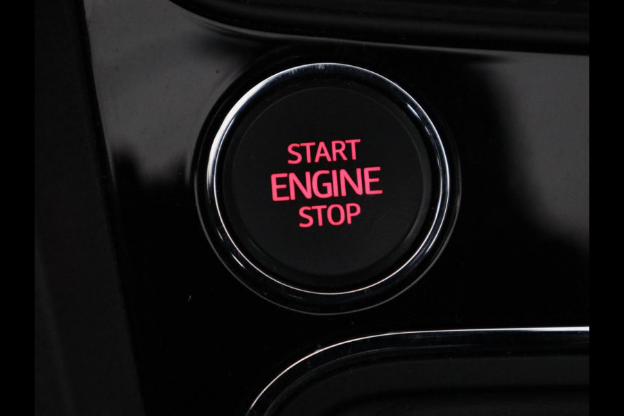 Seat Leon 1.5 TSI FR Ultimate Edition | Stoelverwarming | Carplay | Beats Pack | Adaptive cruise | Sfeerverlichting | Navigatie | Keyless | Virtual Cockpit | Climate control | Sportstoelen