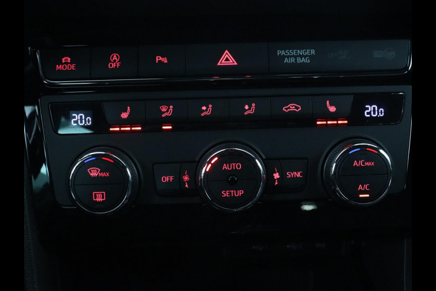 Seat Leon 1.5 TSI FR Ultimate Edition | Stoelverwarming | Carplay | Beats Pack | Adaptive cruise | Sfeerverlichting | Navigatie | Keyless | Virtual Cockpit | Climate control | Sportstoelen