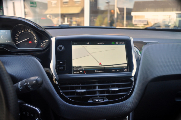 Peugeot 208 1.2 PureTech 110 PK GT-Line | Navigatie | 17 inch |  Nieuwe d-riem