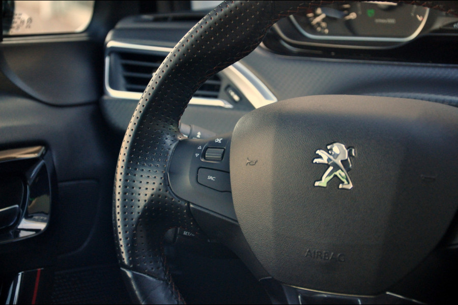 Peugeot 208 1.2 PureTech 110 PK GT-Line | Navigatie | 17 inch |  Nieuwe d-riem