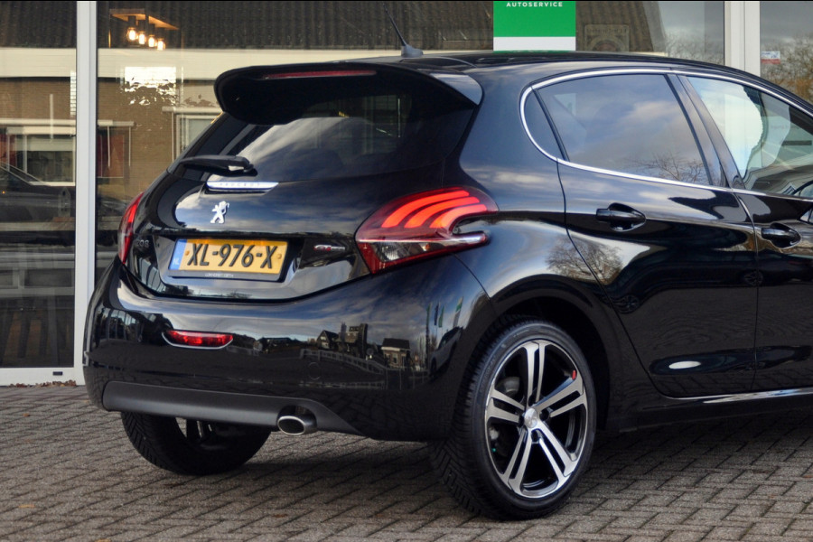 Peugeot 208 1.2 PureTech 110 PK GT-Line | Navigatie | 17 inch |  Nieuwe d-riem