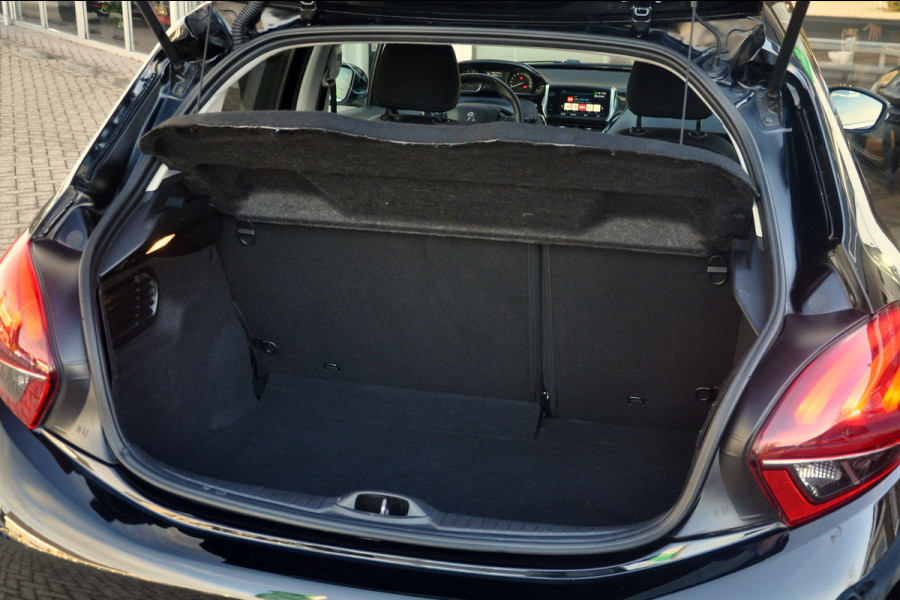 Peugeot 208 1.2 PureTech 110 PK GT-Line | Navigatie | 17 inch |  Nieuwe d-riem